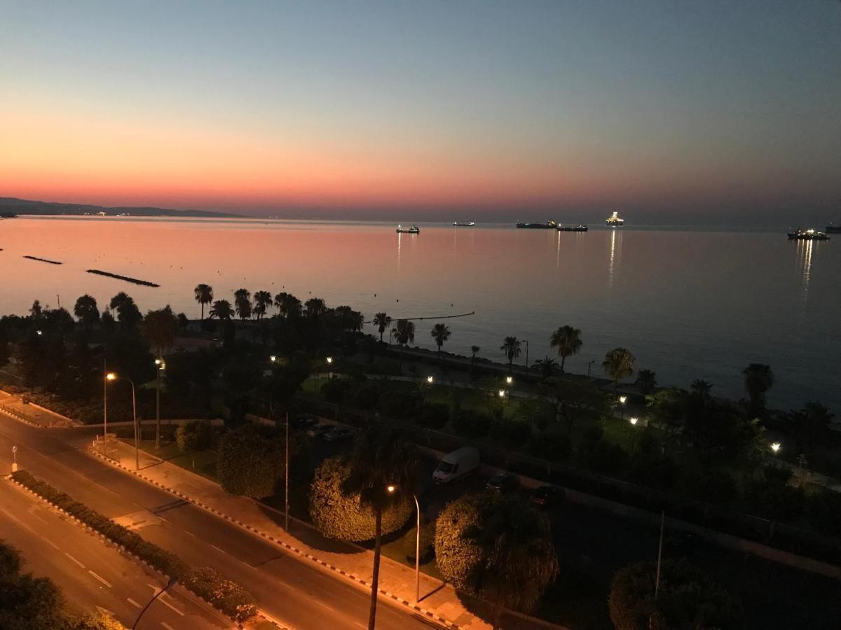 A City-Center Seaview Penthouse At Oceanic Limassol Zewnętrze zdjęcie