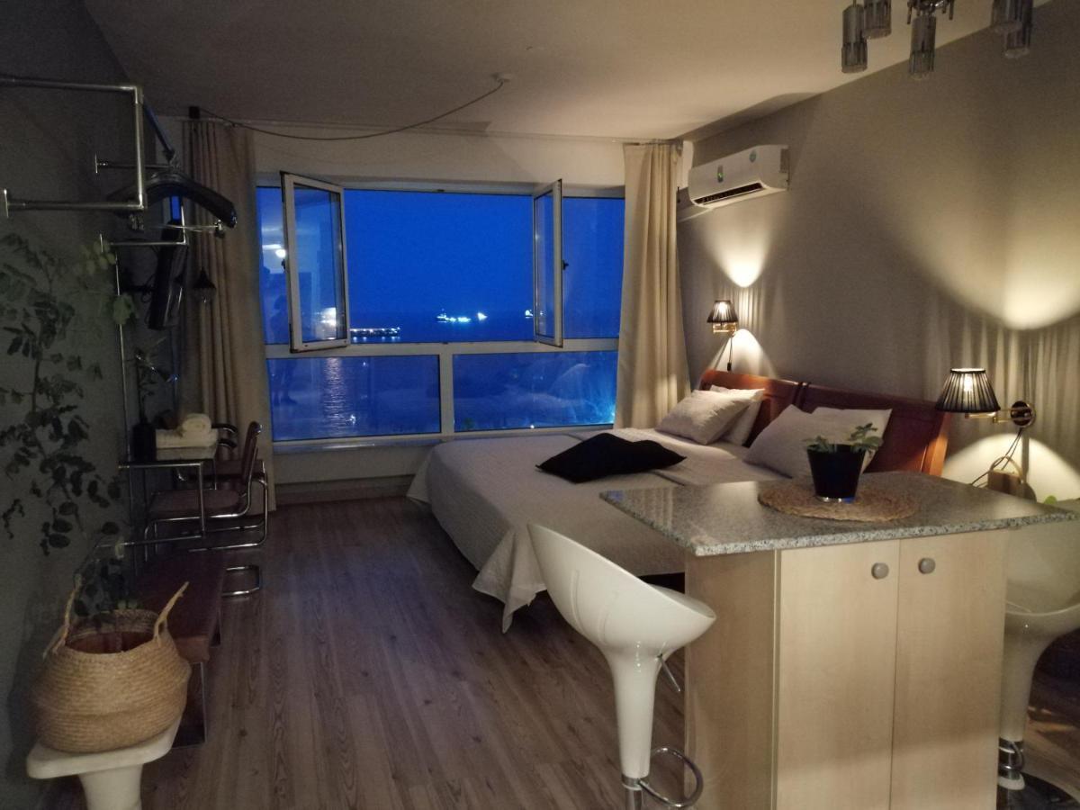A City-Center Seaview Penthouse At Oceanic Limassol Zewnętrze zdjęcie